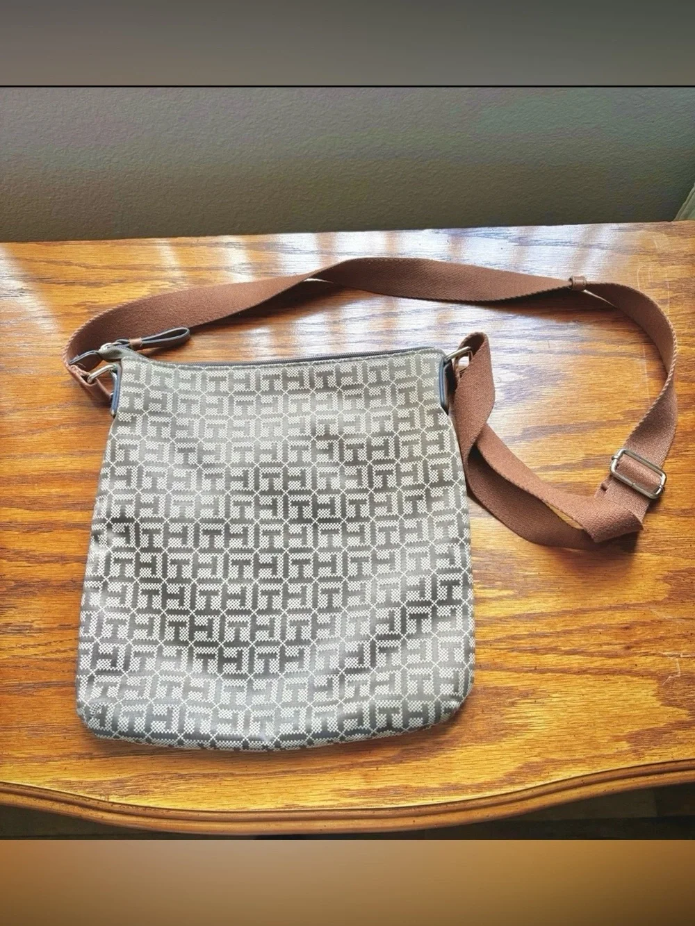 Tommy Hilfiger stylish crossbody